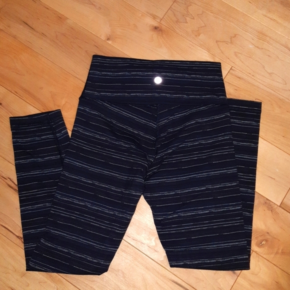 Like New Lululemon Tights - Picture 1 of 4